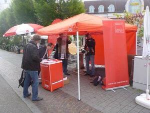 Aufbaustimmung - Der Stand am Ludwigsplatz nimmt schnell Gestalt an